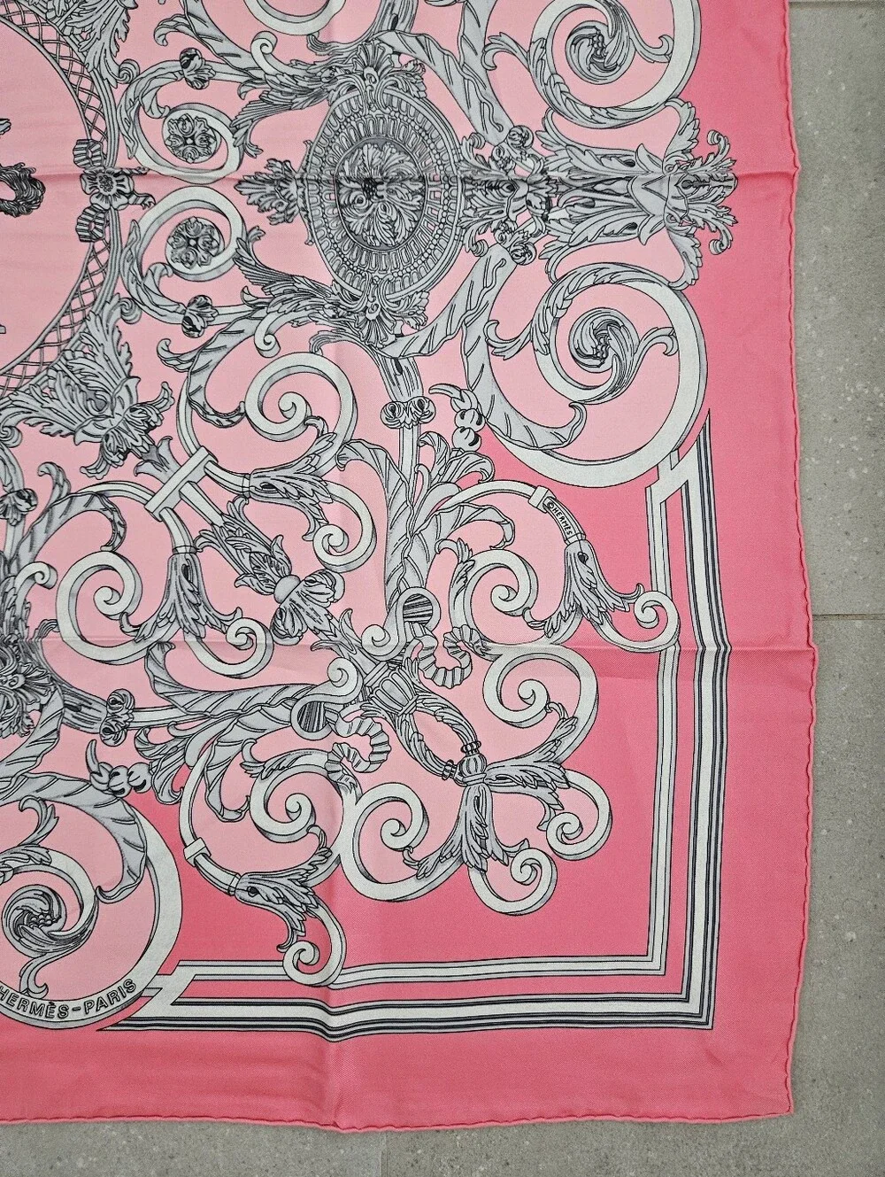 Hermes silk scarf pink / gray 